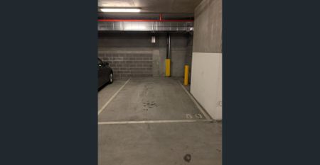 Luxury apartment with excellent bay view in highly desirable location! - Photo 3