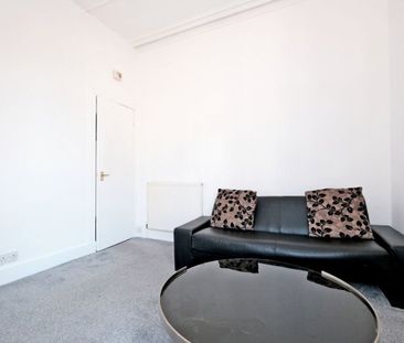 Flat 1, 135 Rosemount Place, AB25 2YH, Aberdeen - Photo 3
