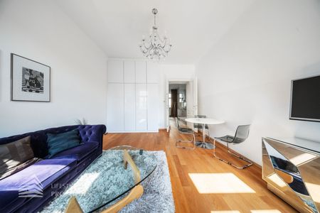 Lichtdurchflutet & elegant: möblierte 2-Zimmer-Wohnung in Bestlage nahe AKH - Photo 2