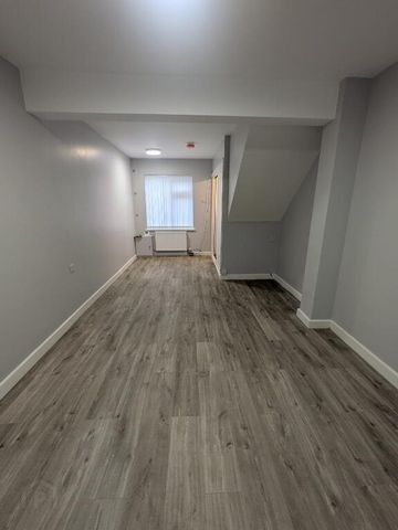 3 Carson Street, Larne, BT40 1SF - Photo 2