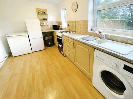 2 bedroom semi-detached house to rent - Photo 4