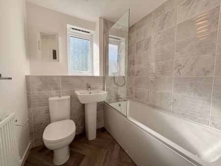 2 bed flat to rent in Dennis Davison Place, Coventry, CV4 - Photo 5