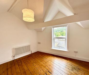 3 bedroom end of terrace house to rent - Photo 4