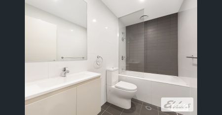 Modern Apartment with View - Photo 5