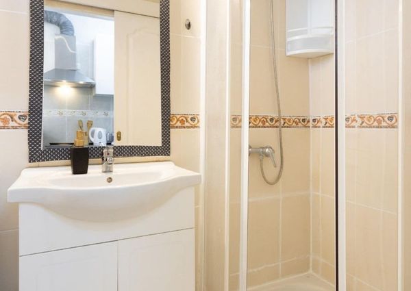 Avenida Melchor Luz, 3