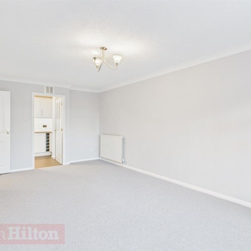 London Road, Patcham, Brighton - Photo 1