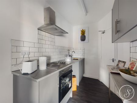 Austhorpe Road, Leeds LS15 - Photo 5