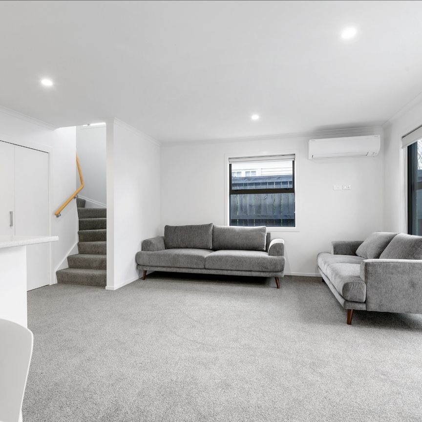 Recently renovated studio units just a short walk away from the Grey Street Shops and Cafes. - Photo 1