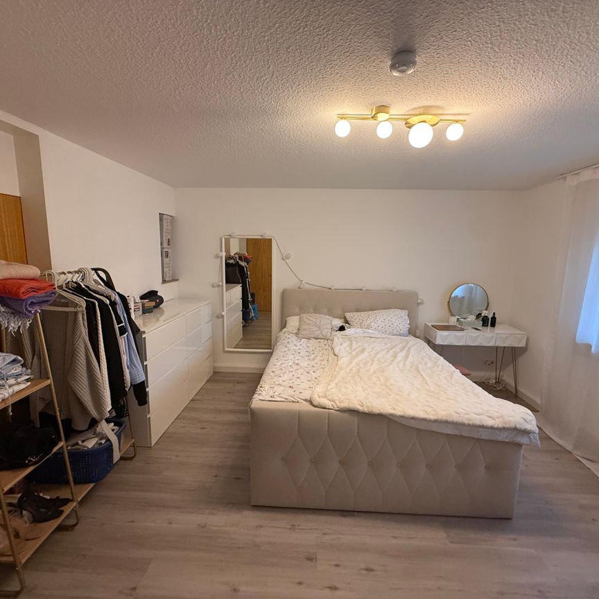 PERFEKT: Tolle, sehr schöne 1,5-Zi.-Wohnung * modernes TL-Bad * EBK * S-Untertürkheim! - Foto 1