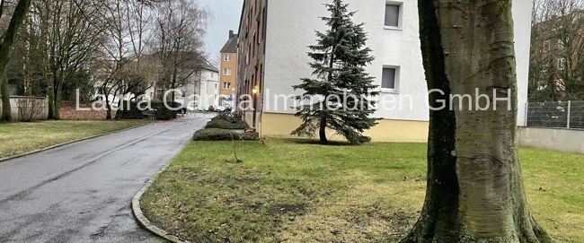 Eine WG geeignete 2-Zimmer-Wohnung mit Küche (mit EBK), Diele, Bad, sep. WC und Keller. - Photo 1