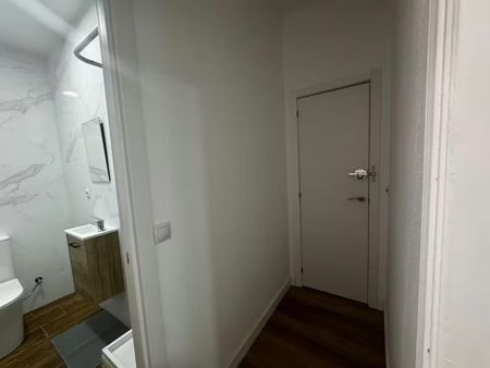 Calle de Trafalgar, Madrid, Community of Madrid 28010 - Photo 5