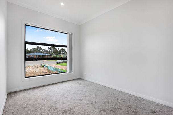 2/5 Grafton Place, Jamisontown - Photo 1