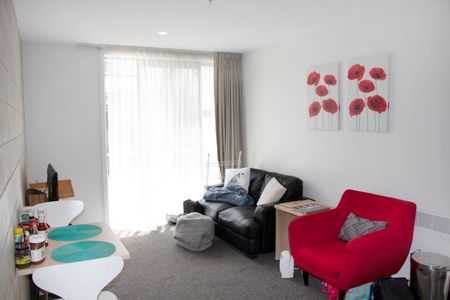 Stylish & Cosy CBD Apartment - Photo 3