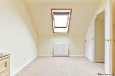 3 bedroom property to rent in Epsom - Photo 5