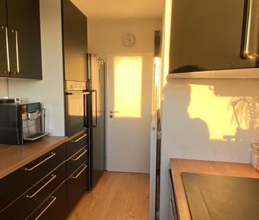 Helle modernisierte 3,5 Zimmer Mietwohnung mit Küche + Aufzug - Foto 6
