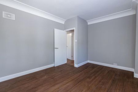 4 bedroom flat to rent - Photo 3