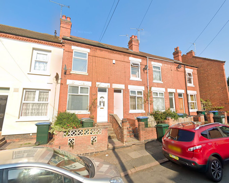 Augustus Road Room 4 - Photo 2