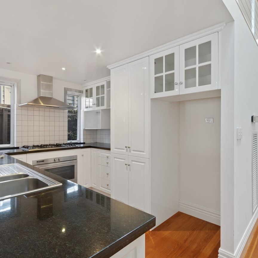 Spacious Family Home in a Prime Hawthorn East Location - Photo 1