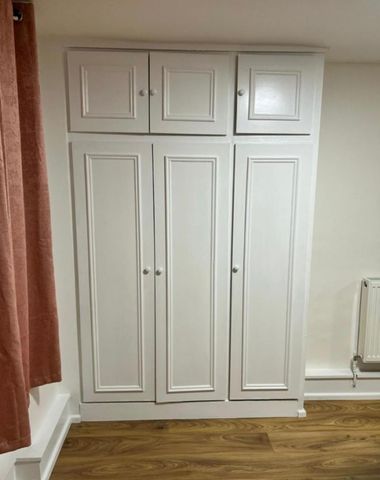 1 bedroom Flat To Let - Photo 2