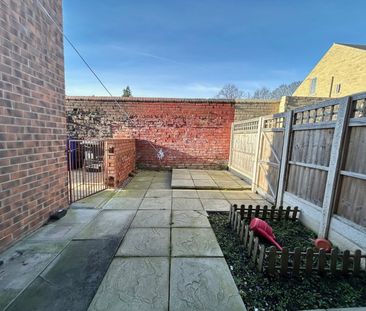 2 bedroom terraced house to rent - Photo 6