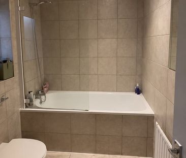 Room in a Shared House, Ann Moss Way, SE16 - Photo 5