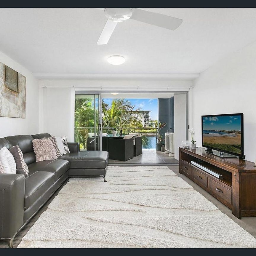 Waterfront - 3 Bed with 2 carparks (rate increasing in August) - Photo 1