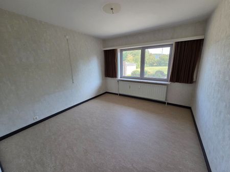 Uitzonderlijk ruim appartement met 4 slaapkamers, bureau en dubbele garage - Photo 4