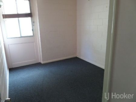 Single Level 2 Bedroom Unit - Photo 4