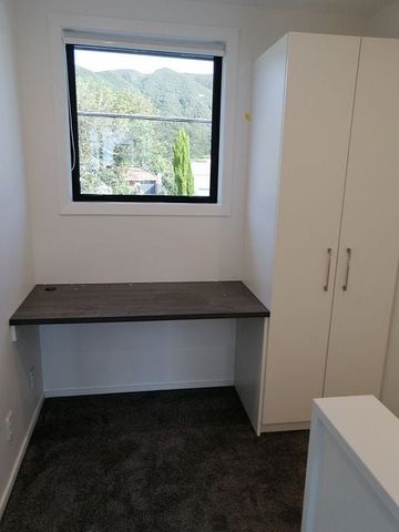 Brand new town-house, 5/99 Waiwhetu road, waterloo - Photo 2