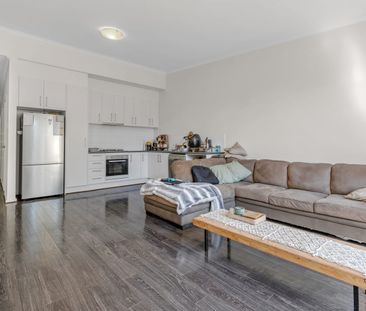 STYLISH 2 BEDROOM HOME!!! - Photo 2