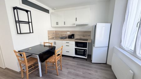 Location Appartement 2 pièces 40m² LE CREUSOT 71200 - Photo 4