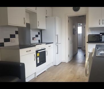 Room in a Shared House, Devonshire Road, SO15 - Photo 4