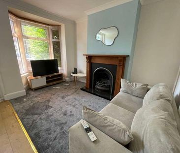 Desirable Bed Terraced House // Jul, LN1 - Photo 5