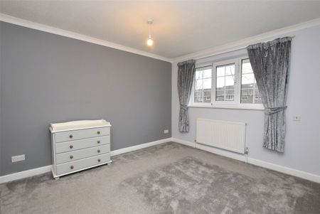 Brockworth, Yate, Bristol, Gloucestershire, BS37 - Photo 2