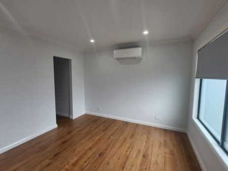 Modern Luxury: Near New 2 bedroom Townhouse Awaits - Photo 3