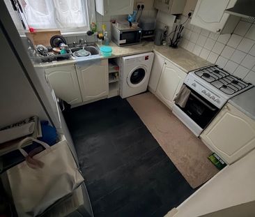 1 Bed Flat, Strone Road, E12 - Photo 3