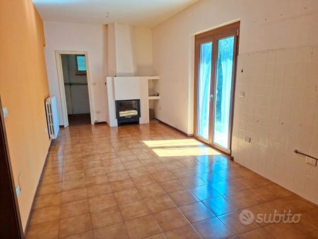 Appartamento con giardino e 4 camere - Photo 4
