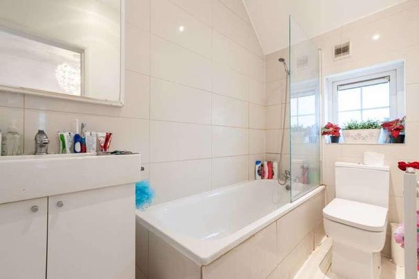 Glendun Road, East Acton, W3 - Photo 1