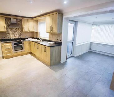 3 bedroom semi-detached house to rent - Photo 4