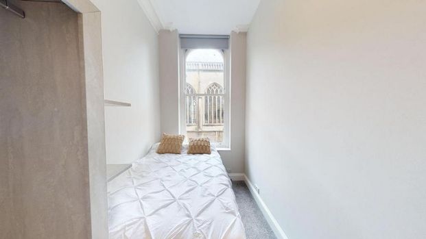 6 bedroom flat to rent - Photo 1