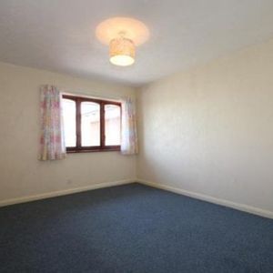 Bridge Court, Newhaven 2 bedroom flat to rent - Photo 2