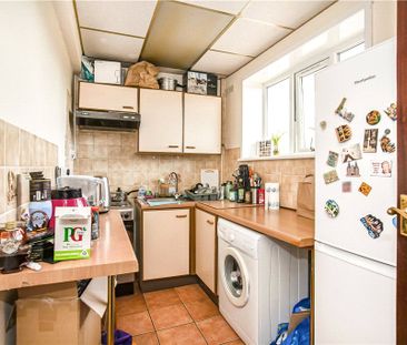Upper Richmond Road, Putney, SW15 6TR - Photo 2