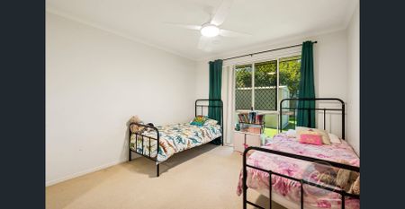 Spacious Family Home with Multiple Living Areas - Photo 5