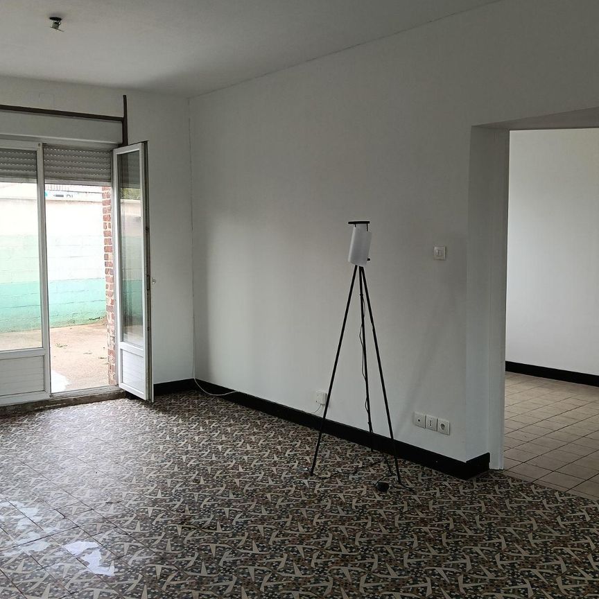 Un appartement à louer à LA GORGUE dans le nord (59253), au rez de chaussée un appartement réno... - Photo 1