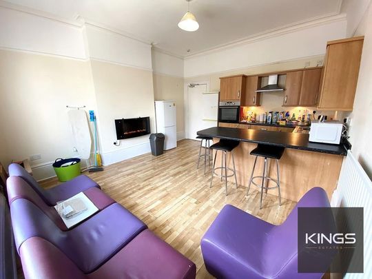 5 bedroom apartment to rent - Photo 1