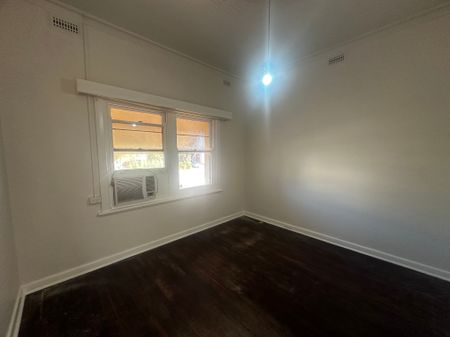 To register & apply for this property, please use this link: https://snug. com/ - Photo 3