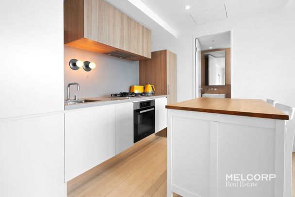 STYLISH APARTMENT IN THE CBD - FURNISHED - Photo 1