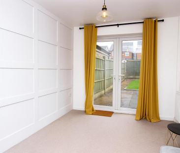 3 bedroom semi-detached house to rent - Photo 2