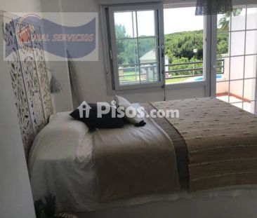 Casa adosada en alquiler en Nuevo Portil - Photo 2
