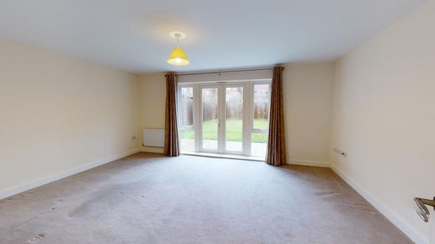 4 bedroom semi-detached house to rent - Photo 1